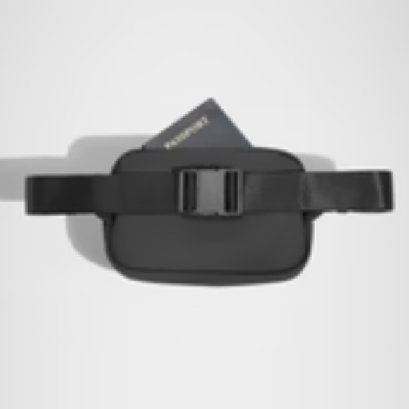 NWOT The Small Everywhere Sling Bag - Black - Picture 3 of 6